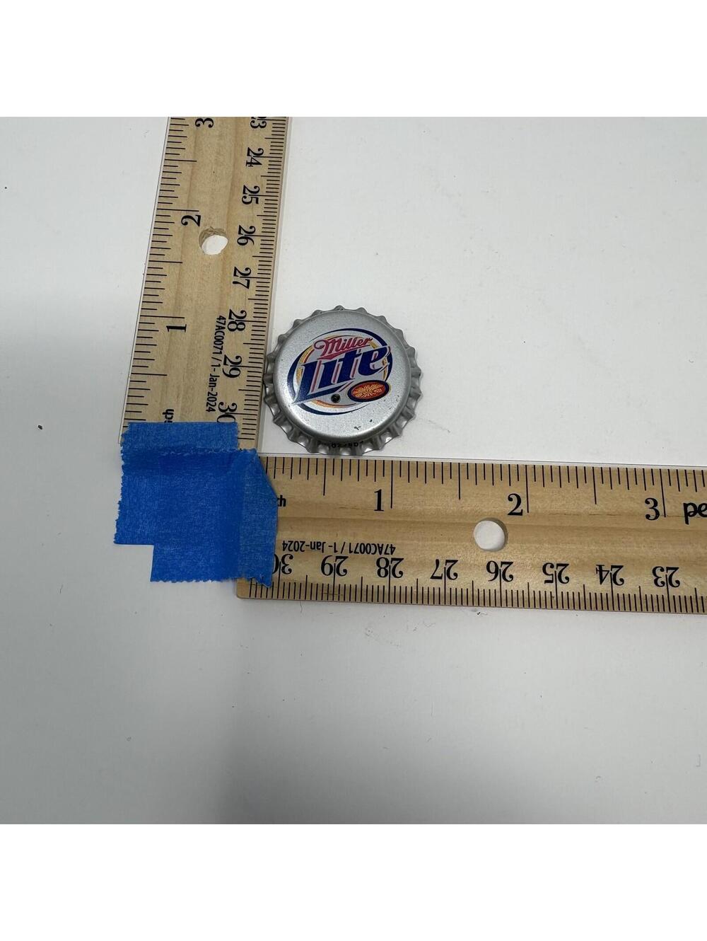 Miller Lite Light Up Bottle Cap Pin Breweriana Beer *LIGHT DOESN'T WORK*